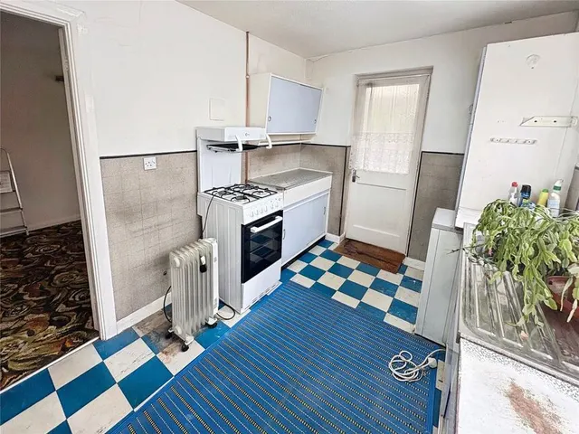 Photo 3 — Gallagher Road, Bedworth, Warwickshire, CV12