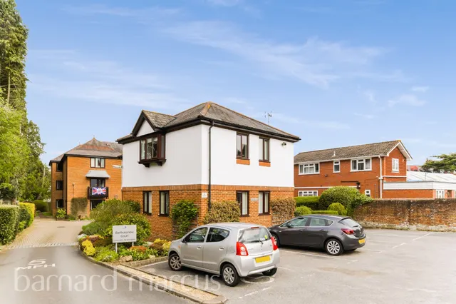 South Street, Dorking, RH4, photo 2