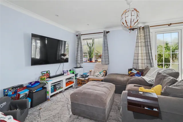 Loop Road, Woking, GU22, photo 3