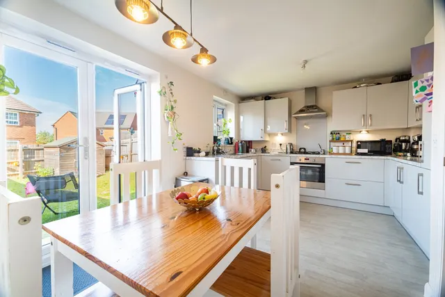Kitchener Drive, Eaton Leys, MK17, photo 1