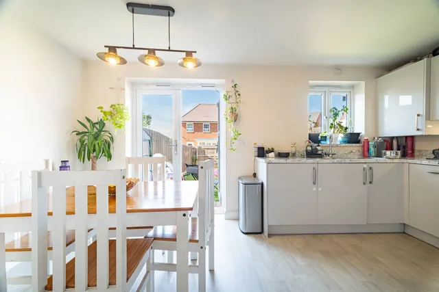 Kitchener Drive, Eaton Leys, MK17, photo 3