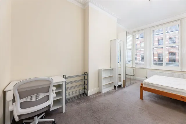 Putney High Street, London, SW15, photo 3