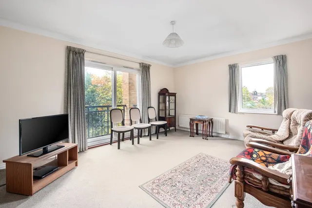 Photo 2 — Salisbury Road, Farnborough, Hampshire, GU14 7AJ