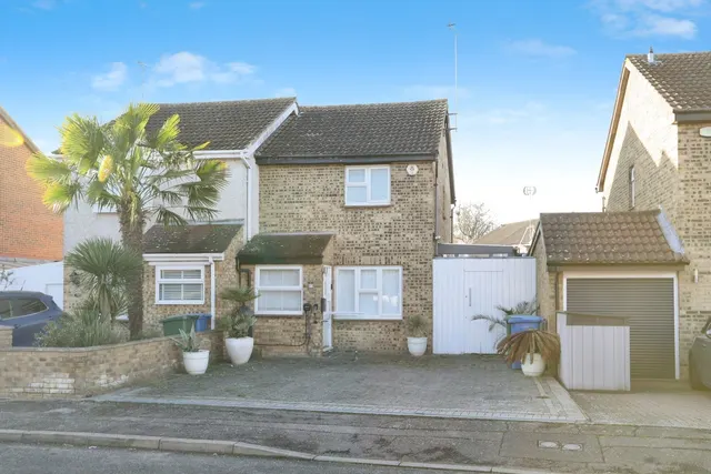 Diligent Drive, SITTINGBOURNE, Kent, ME10, photo 1