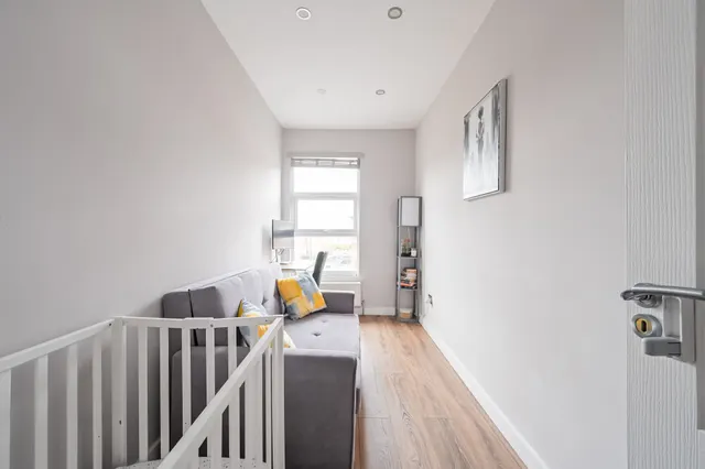 Flat 2, 85 Turnpike Lane, London, photo 1