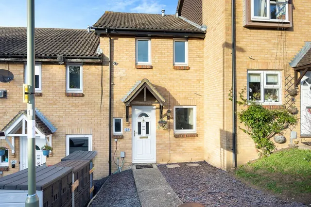 Sturt Court, Merrow, GU4, photo 1