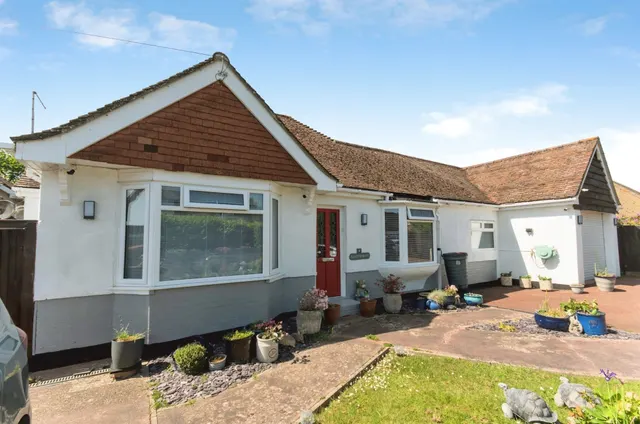 Thorne Crescent, Bexhill-On-Sea, photo 1