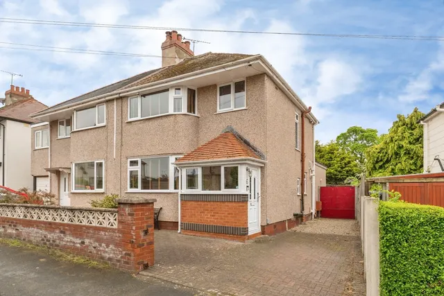 Knowles Avenue, Prestatyn, LL19, photo 1