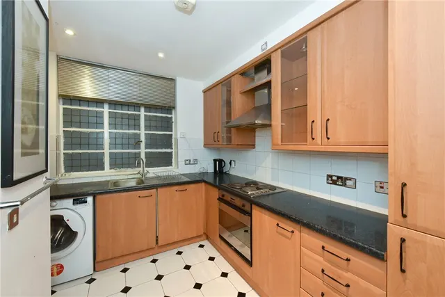 Portman Square, Marylebone, W1H, photo 3