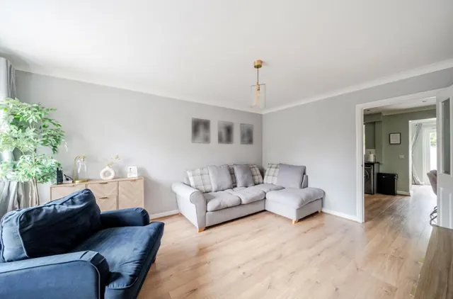 Sigerson Road, Swindon, SN25, photo 3