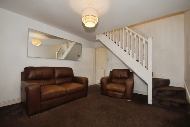 Photo 2 — Holland Road, CHESTERFIELD, Derbyshire, S41