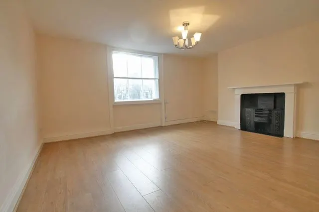 Holland Park Avenue, London W11 4UA, photo 1