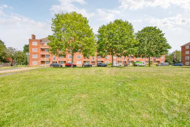 Photo 3 — Althorne Gardens, South Woodford