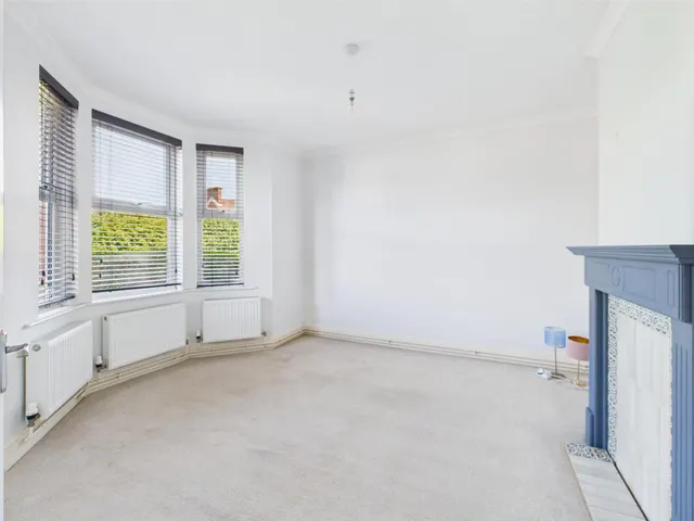 Photo 3 — Worting Road, Basingstoke, RG21