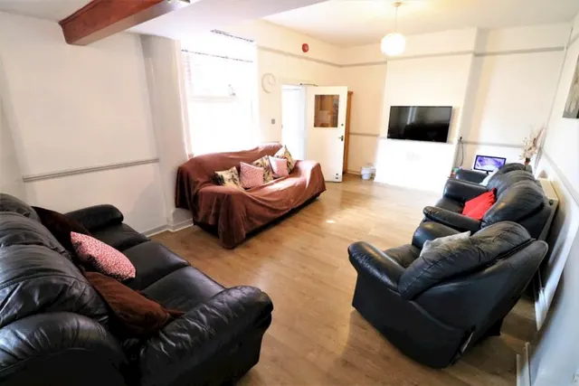Stafford Road, Oakengates, TF2, photo 3