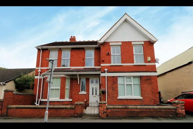Stafford Road, Oakengates, TF2, photo 1