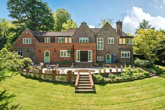 Photo 2 — Chiltern Road, Ballinger, HP16