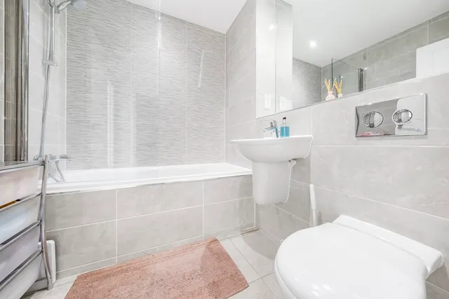 Photo 3 — Oakpoint Court, Sutton Court Road, UB10