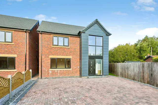 Tutbury Road, Burton-on-Trent, DE13, photo 1