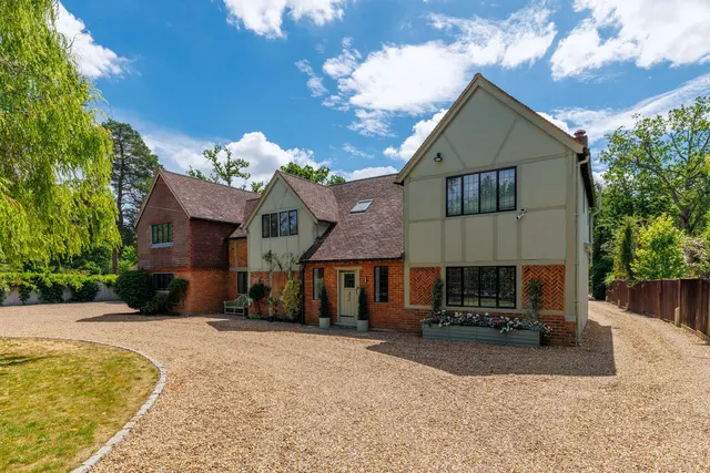 Earleydene, Ascot, SL5, photo 1