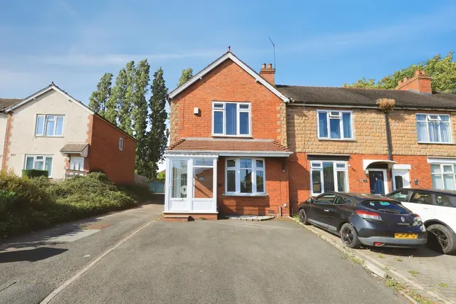 Pear Tree Lane, Wolverhampton, WV11, photo 1