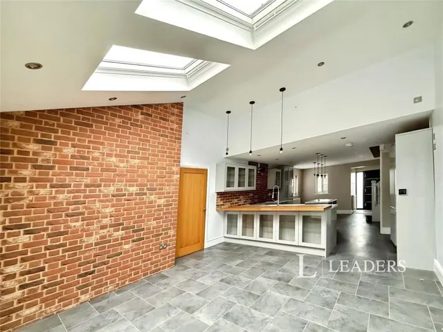 Shears Crescent, West Mersea, CO5, photo 2