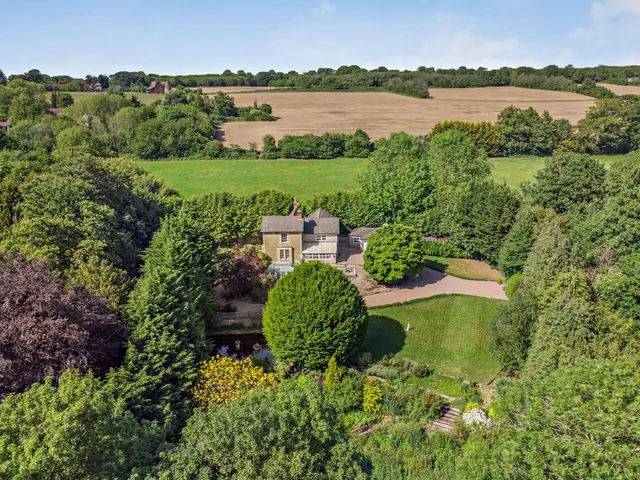 Photo 2 — Canon Lane, Wateringbury, Maidstone, Kent, ME18 5PQ