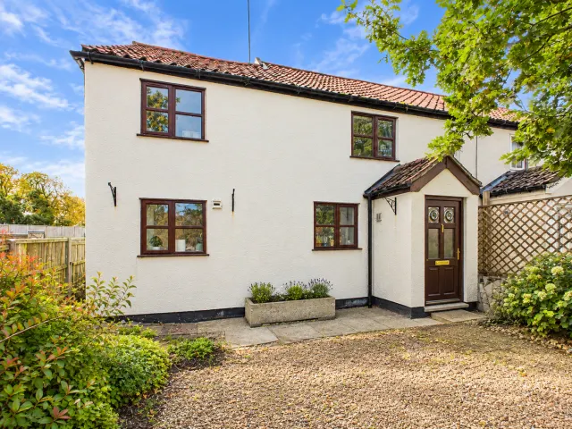 Main Road, Filby, photo 2