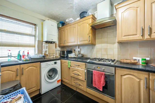 Photo 2 — 81 Palmer Road, London