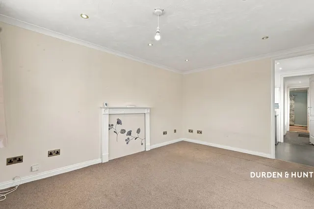 Tower Park, Hullbridge, SS5, photo 2