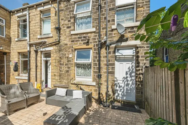 Photo 3 — Beech Street, Paddock, Huddersfield
