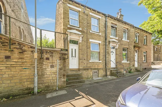 Beech Street, Paddock, Huddersfield, photo 1