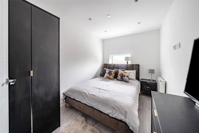 Station Road, Addlestone, KT15, photo 3