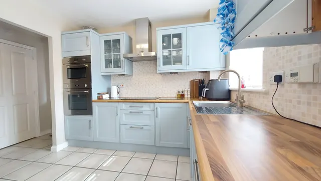Photo 3 — Windle Drive, Bourne, PE10