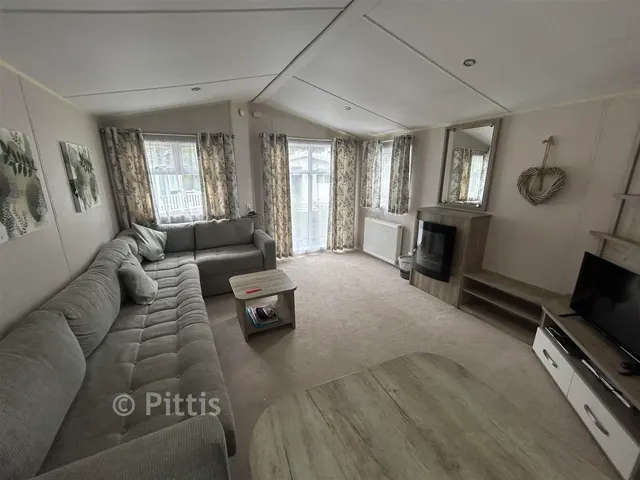 Main Road, Rookley, PO38, photo 2