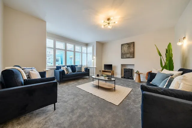 Photo 2 — Sandhurst Road, DA15