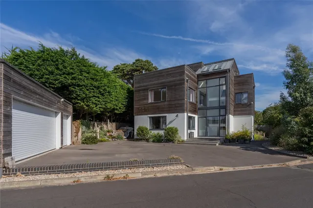 Wittering Road, Hayling Island, PO11, photo 1