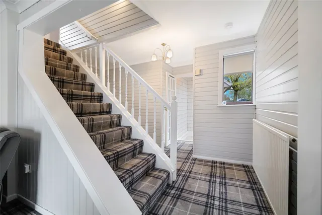 Photo 3 — Helmsdale Court, Cambuslang, Glasgow, South Lanarkshire, G72