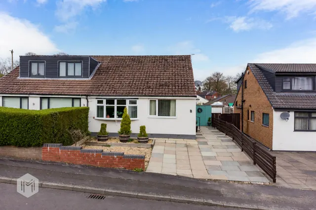 Wellbank Street, Tottington, Bury, BL8 3HX, photo 1