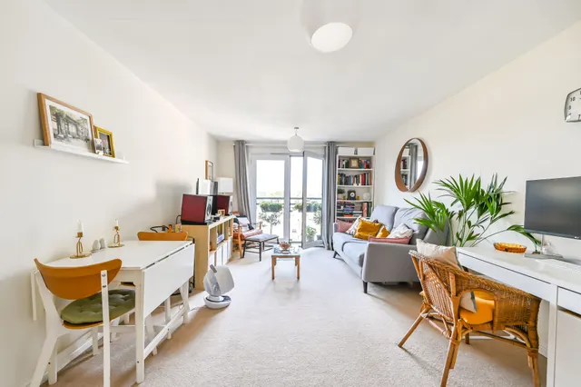 Flat 75, 39 Effra Parade, London, photo 1