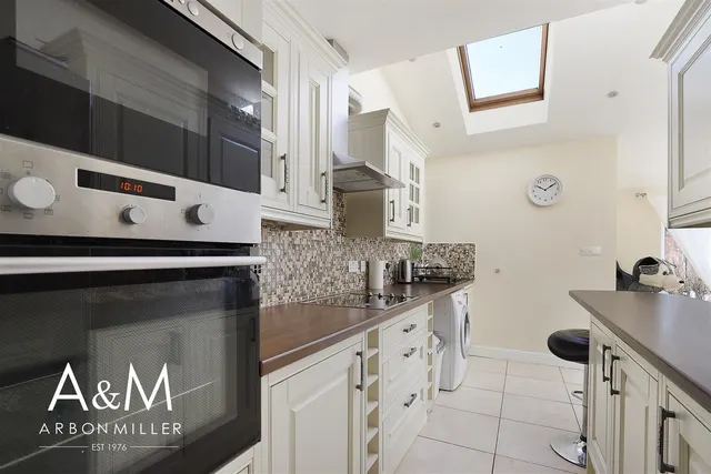 Photo 3 — Fullwell Avenue, Clayhall, Essex, Ilford, IG50RB