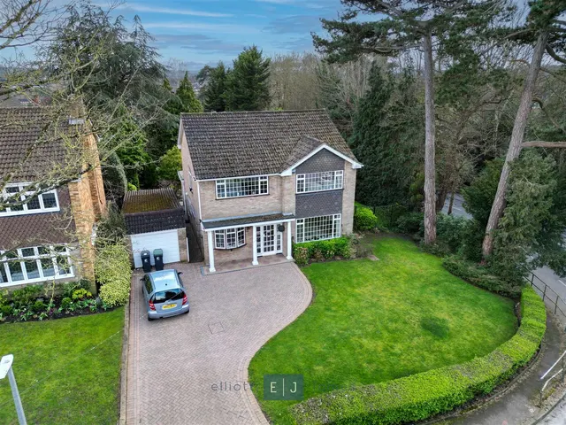 Photo 2 — Clays Lane, Loughton