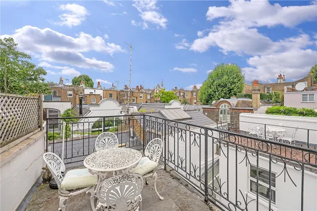 Photo 3 — Blithfield Street, Kensington, London, W8
