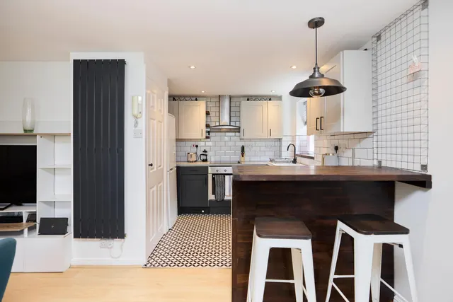 Mapeshill Place, NW2, photo 3