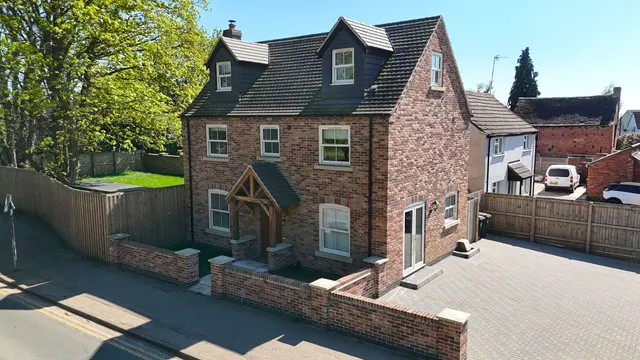 School Road, Bulkington, CV12, photo 1