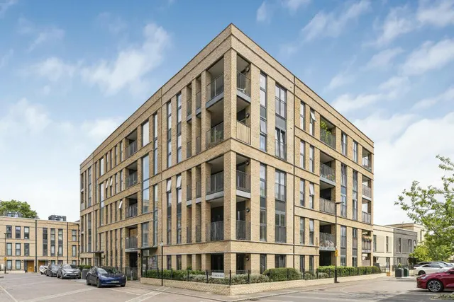 Bourbon Road, SW9, photo 1