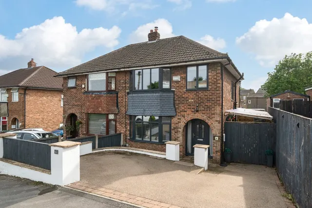 Tetley Drive, Birkenshaw BD11 2NB, photo 1