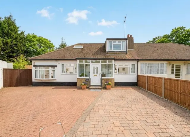 Copthall Gardens, Mill Hill, NW7, London, photo 1