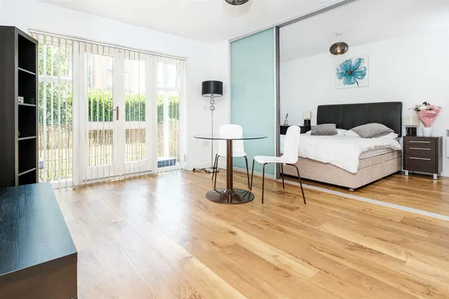 Park Lodge Avenue, West Drayton, UB7, photo 3