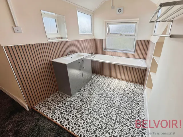 Commercial Road, Bulwell, Nottingham, NG6, photo 1